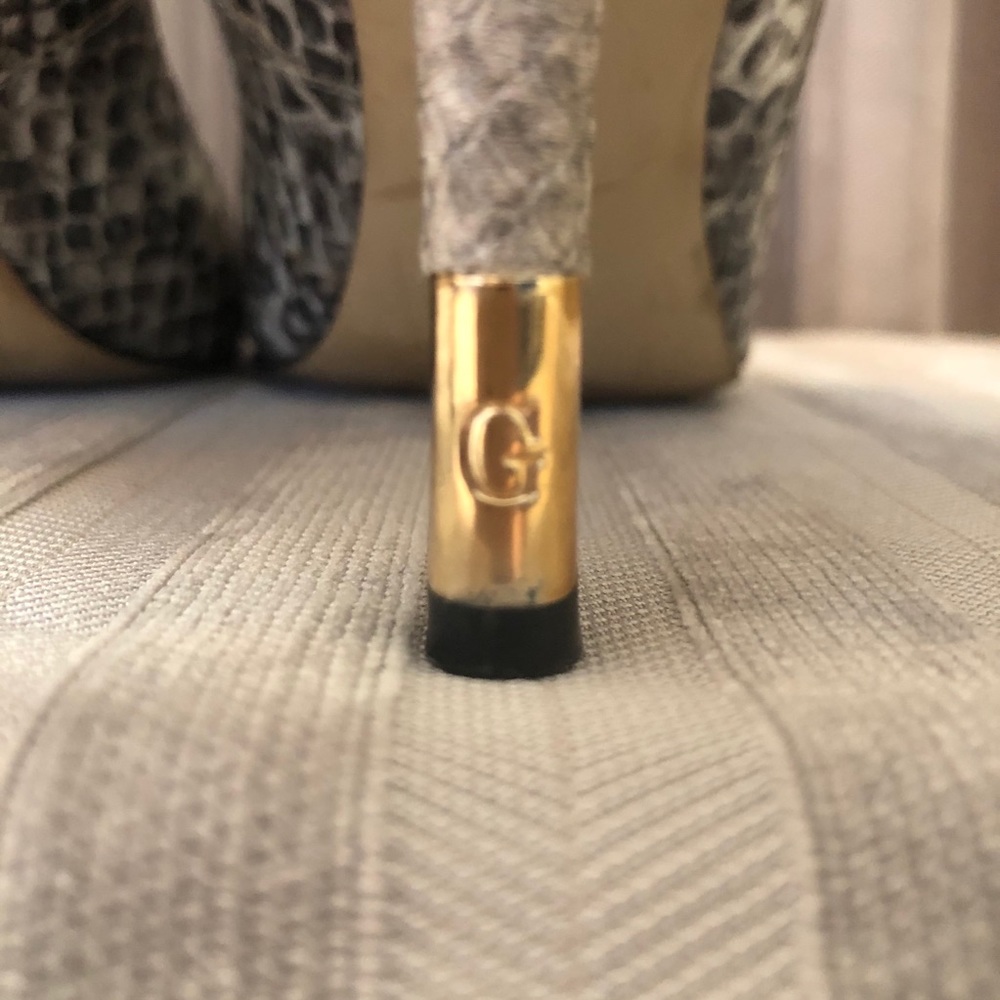 GUESS Heels- snakeskin print - Picture 5 of 5